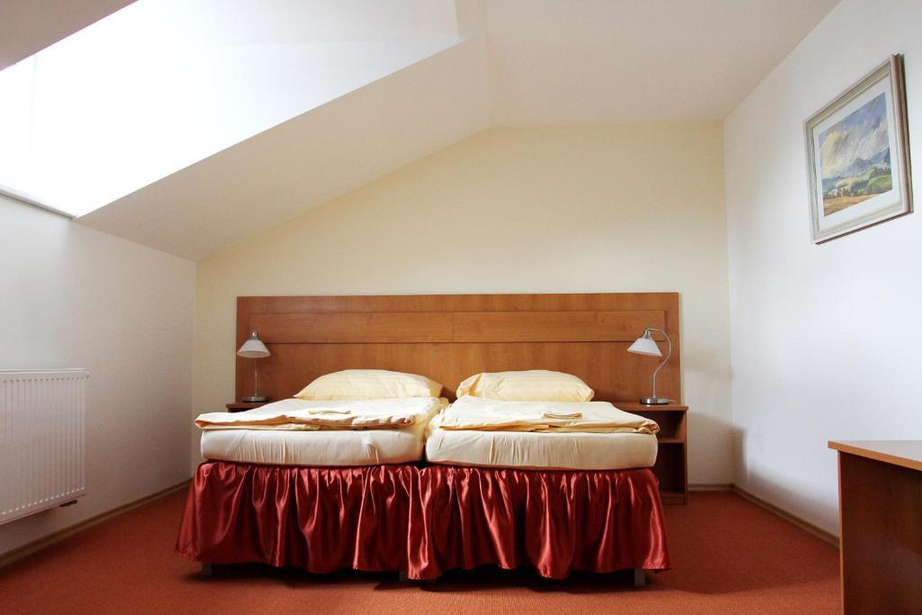 Hotel Slavia Tabor Room photo