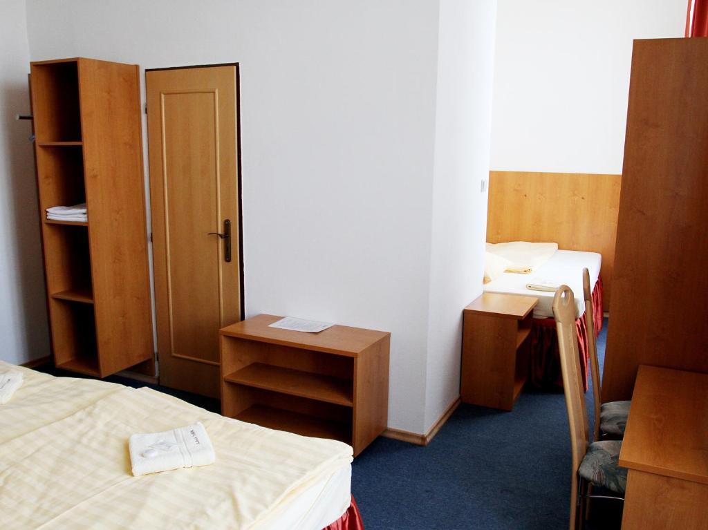 Hotel Slavia Tabor Room photo